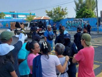 Comerciantes de plaza El Caj&oacute;n en Veracruz desalojados sin previo aviso ni documentaci&oacute;n oficial