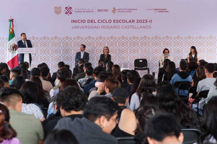 Universidad Rosario Castellanos se consolida como un modelo educativo de calidad: Martí Batres