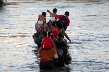R&eacute;cord de migrantes menores en Am&eacute;rica Latina, alerta Unicef