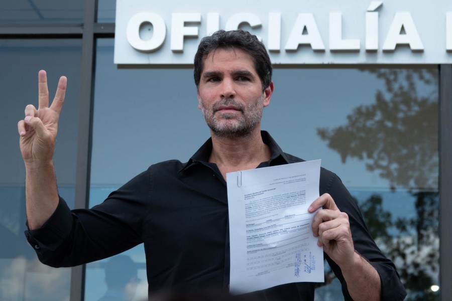 INE entrega constancia a seis aspirantes para la candidatura presidencial independiente