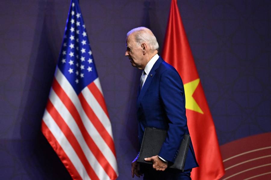 Biden llega a Vietnam para reforzar 