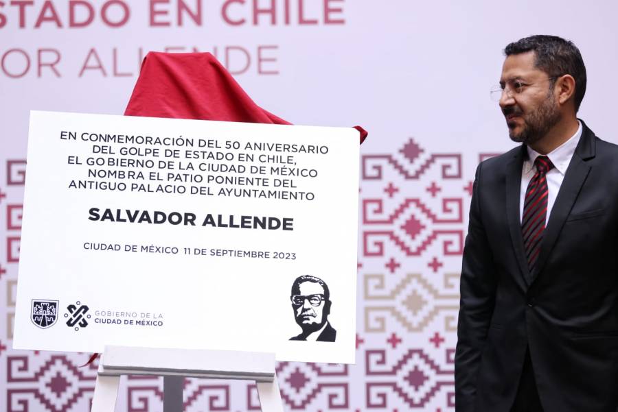 Nombran “Salvador Allende” a patio oriente del Antiguo Palacio del Ayuntamiento