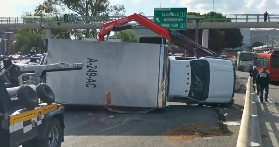 Caos vial en Ignacio Zaragoza por accidente automovilístico