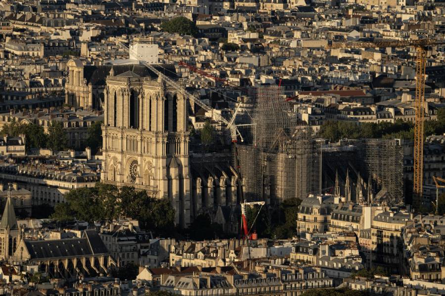 La aguja de la catedral de Notre-Dame ser&aacute; reinstalada antes de los JJOO de Par&iacute;s