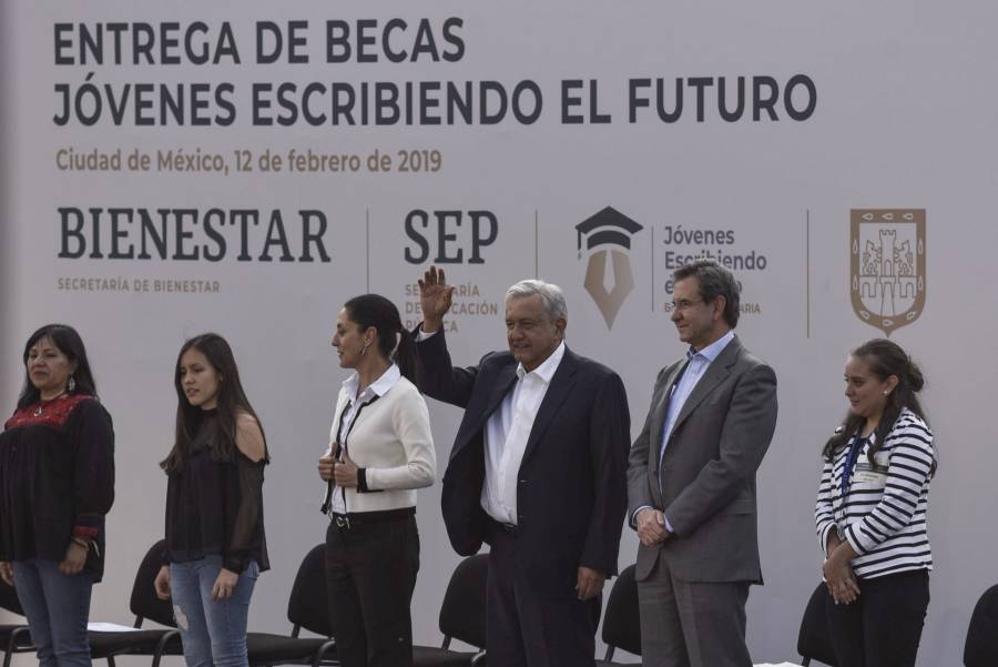 Beca Jóvenes Escribiendo el Futuro: Apoyo para estudiantes universitarios en México