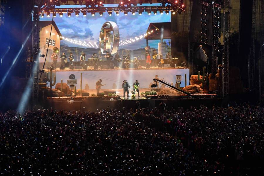 Grupo Frontera hace vibrar el zócalo de la Ciudad de México