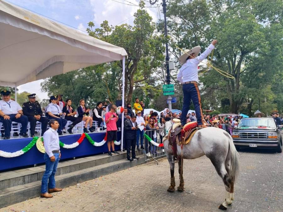 Emocionante desfile cívico en Cuajimalpa: Celebrando la independencia de México