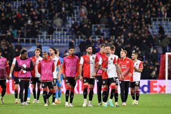 Suspendido el clásico neerlandés entre Ajax y Feyenoord por lanzamiento de bengalas