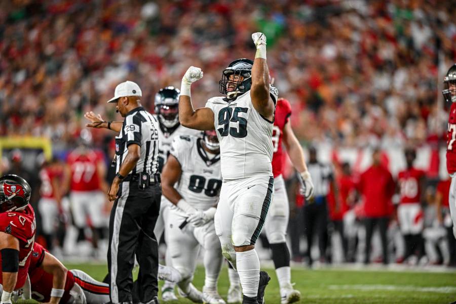 Eagles vencen a Buccaneers y mantienen invicto en la NFL