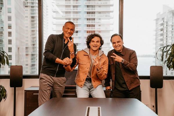 Silvestre Dangond anuncia  nuevo management de WK Entertainment y Hits Don't Lie
