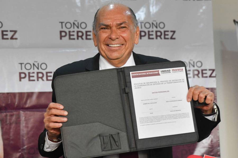 Antonio Pérez Garibay, papa de “Checo”, se registra para ser candidato de Morena por Jalisco