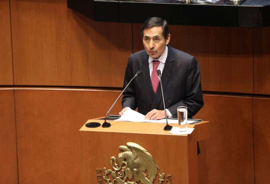 En el Senado, Ramírez de la O reitera compromiso del gobierno en la estabilidad financiera