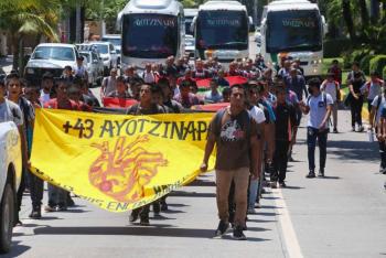 Movilización conmemorativa de los 9 años de búsqueda de los normalistas