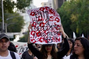 Gobierno de la CDMX reporta saldo blanco en marcha de Ayotzinapa