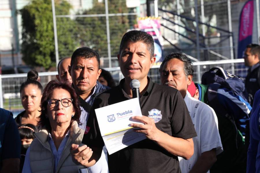 Ayuntamiento entrega el complejo deportivo 