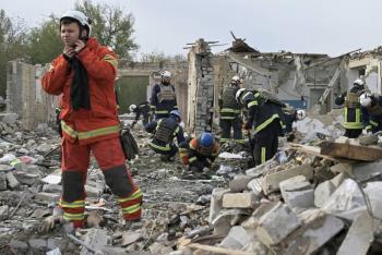 Dos muertos en un nuevo bombardeo en Ucrania, al d&iacute;a siguiente de una masacre de civiles
