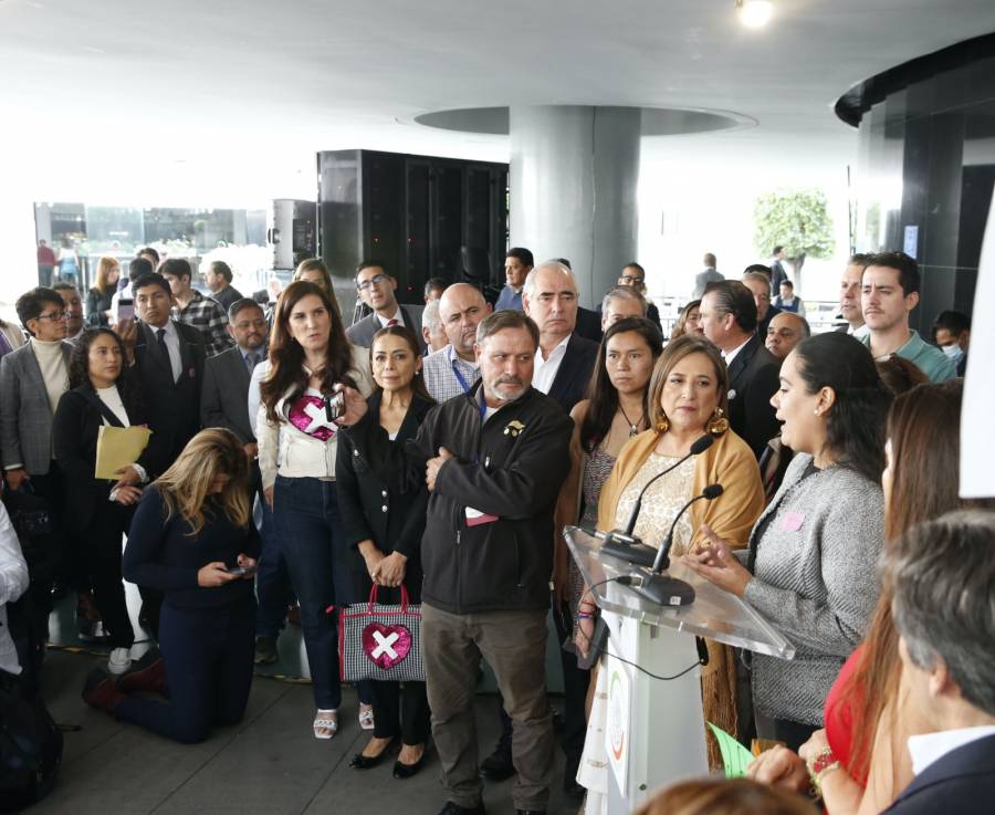 “¿Sólo va a atender a feministas de derecha?”, reclaman mujeres a Xóchitl Gálvez
