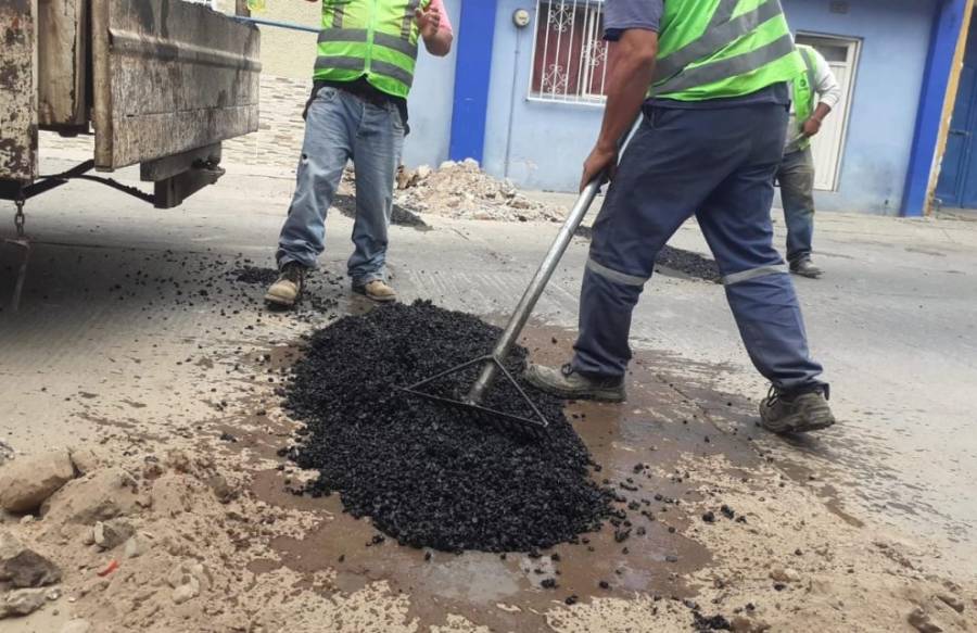 Aplica Ayuntamiento de Soledad 30 toneladas de material en programa permanente de bacheo