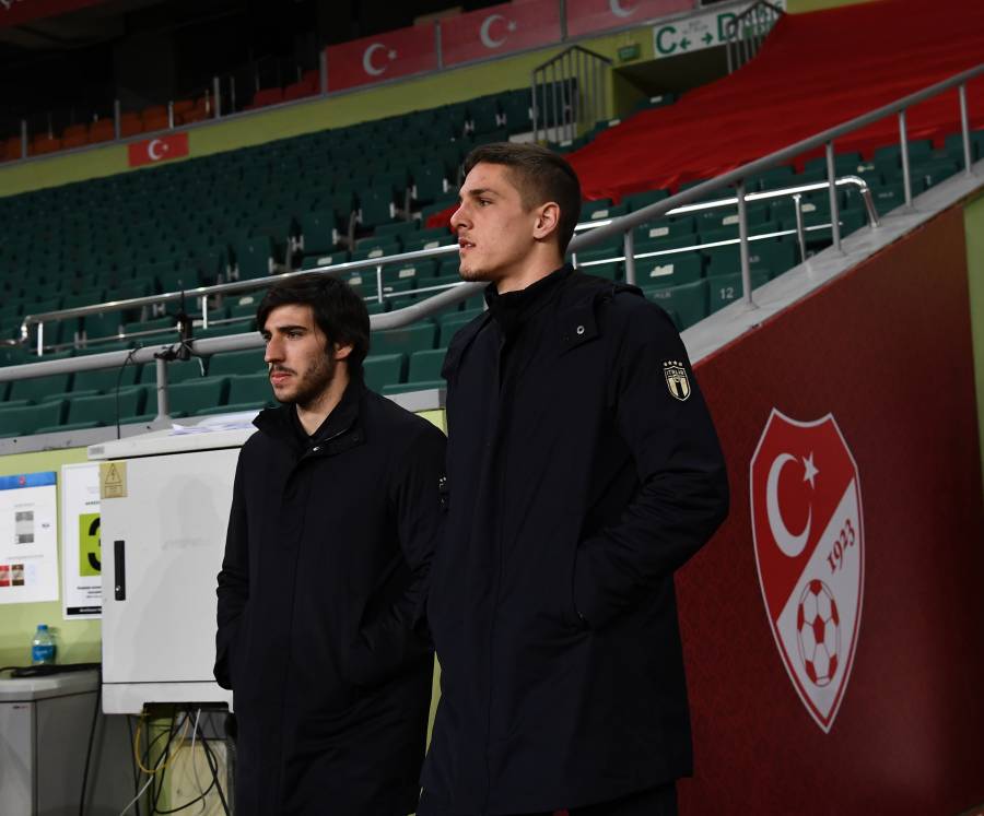 Tonali y Zaniolo, investigados por apuestas deportivas, abandonan concentraci&oacute;n de Italia