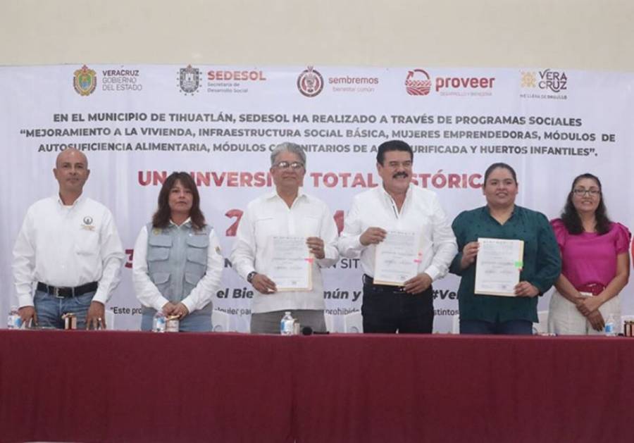 Familias de Tihuatl&aacute;n tendr&aacute;n piso firme, Sedesol y Ayuntamiento celebran convenio