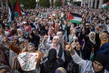 Decenas de miles de personas marchan en Marruecos para apoyar a los palestinos