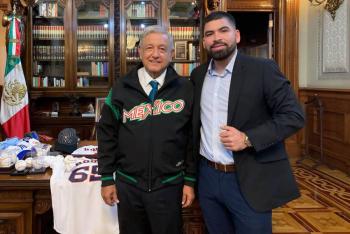 AMLO presume participación de mexicanos en equipo de béisbol de Texas, pese a su gobierno racista