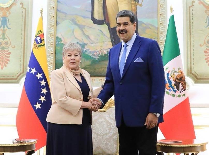 Canciller acude a Venezuela, invit&oacute; a Maduro al 