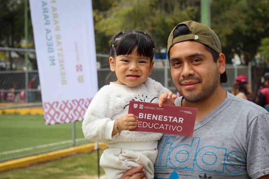 Concluye primera fase de entrega de tarjetas a nuevos beneficiarios de “Mi Beca para Empezar”