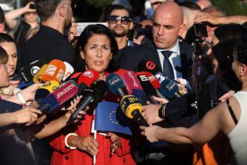 La Corte Constitucional georgiana autoriza abrir un procedimiento de destituci&oacute;n contra la presidenta