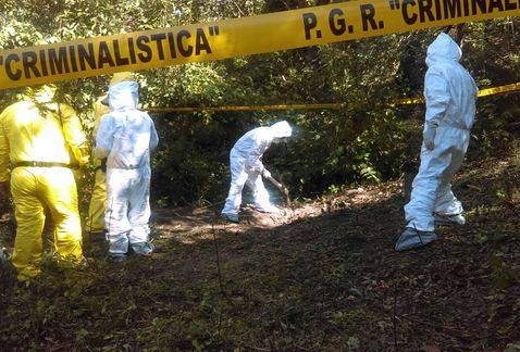 Colectivos de búsqueda encuentran fosas clandestinas en Sonora