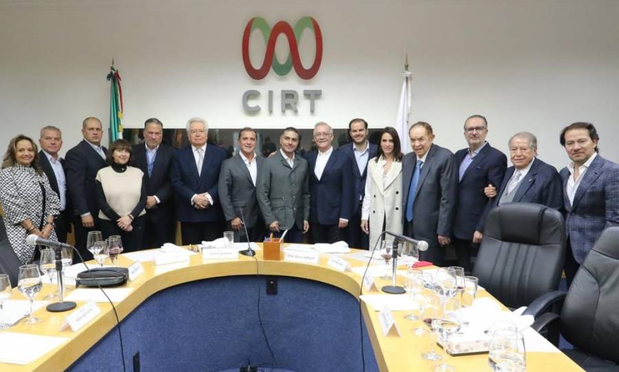 Garc&iacute;a Harfuch destaca trascendencia de los medios de comunicaci&oacute;n al reunirse con directivos de radio y televisi&oacute;n