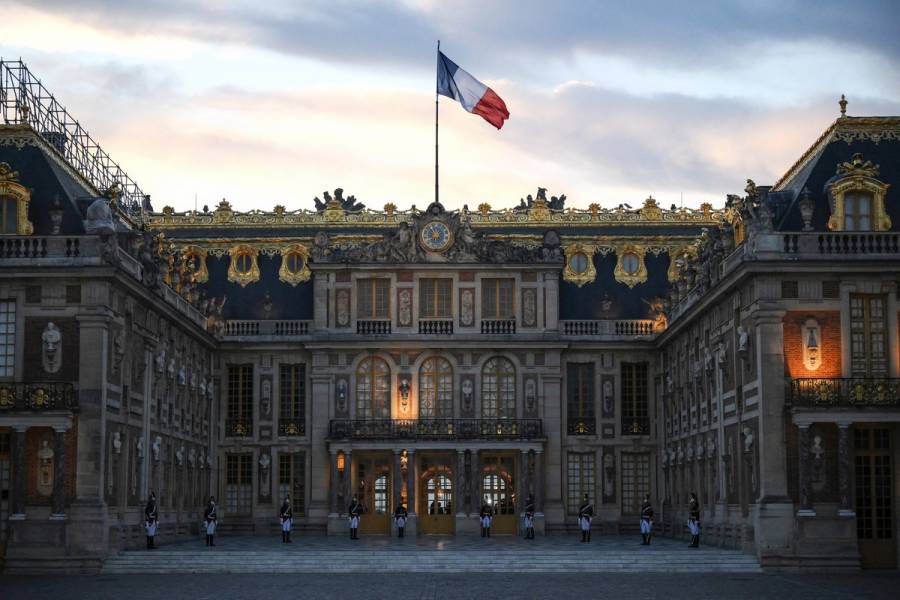 Evacuan de nuevo el Palacio de Versalles en Francia por alerta de bomba