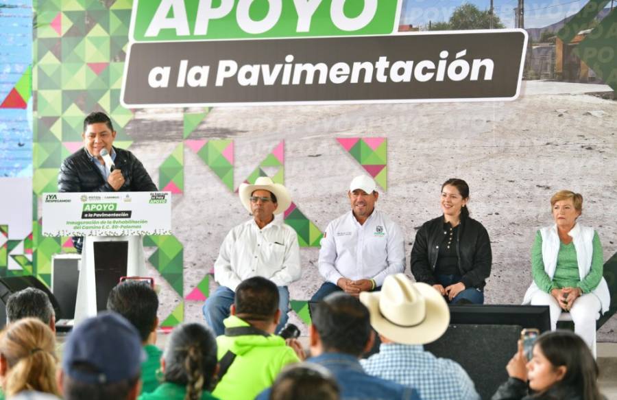 Ricardo Gallardo inaugura carretera en Ciudad del Maíz
