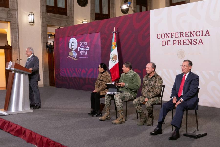 Presidente dice que no le importa que quemen piñatas con su imagen