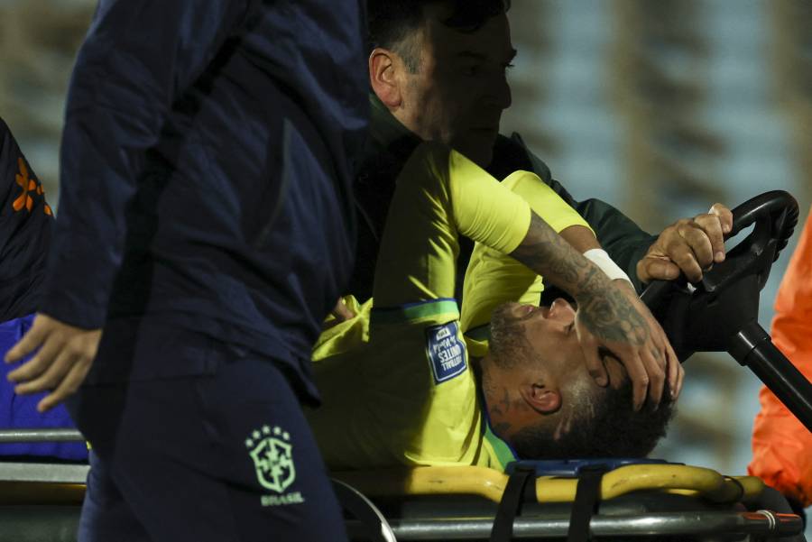 Neymar se rompe el ligamento cruzado y dice adi&oacute;s a la temporada