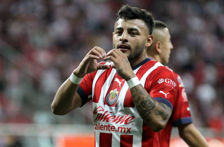 Chivas reincorpora a Alexis Vega, 'Chicote' Calderón y Raúl Martínez