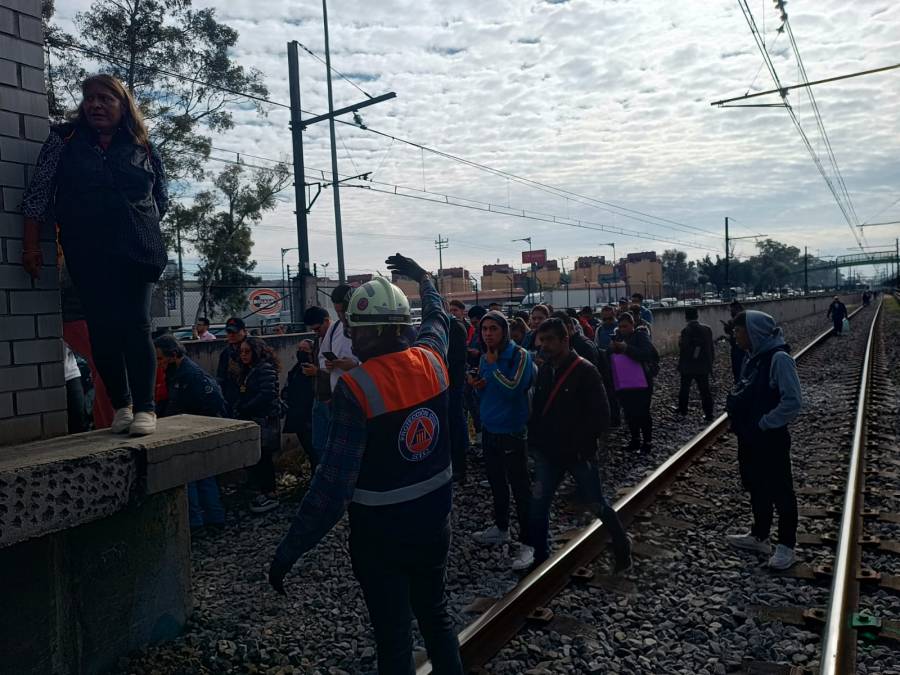Fallan varias estaciones del Metro y Metrobús en la CDMX