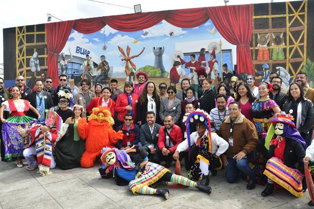 La Rectora Lilia Cedillo inaugura mural “CCU, 15 años de arte y cultura”