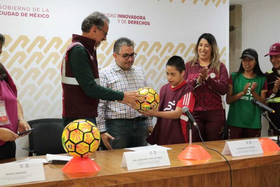 Pilares e Indeporte presentan el primer campeonato mixto de futbol