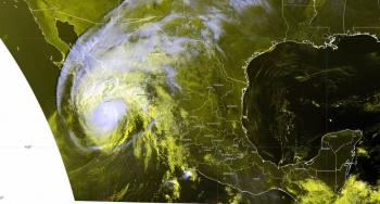 Huracán Norma cerca de tocar tierra en Baja California Sur