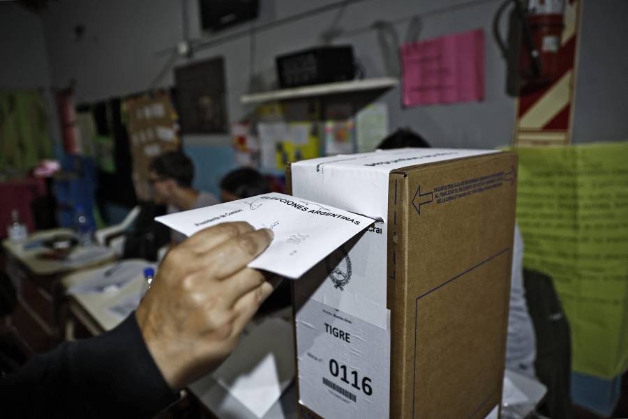 Argentina vota para elegir presidente en comicios decisivos para salir de la crisis