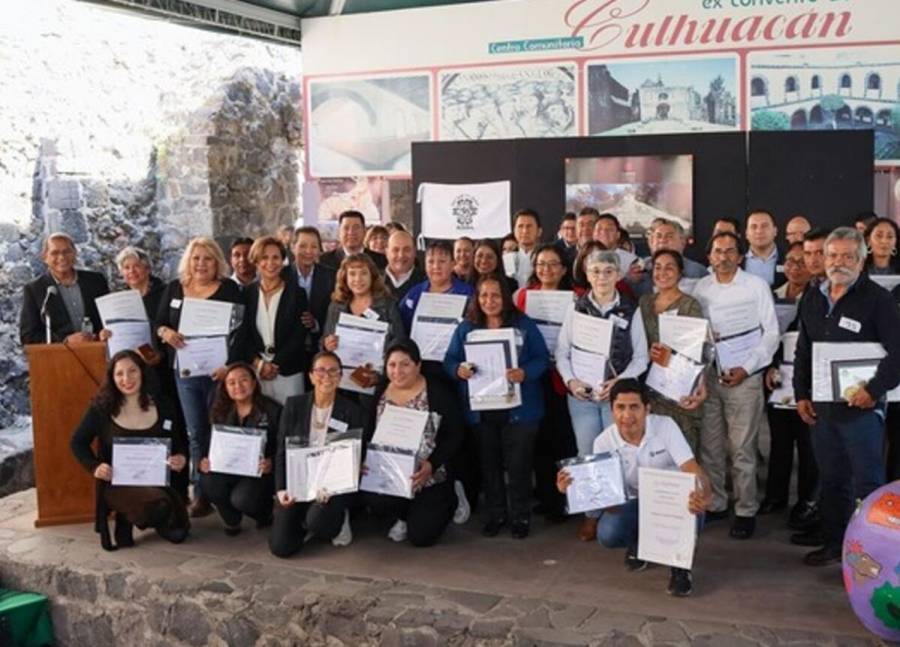 INAH entrega reconocimientos por antiguedad a trabajadores sindicalizados