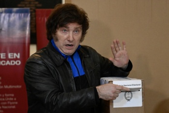 Dolarizaci&oacute;n, casta pol&iacute;tica y libertad: la estrategia de marketing de Javier Milei