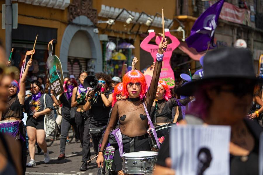 Mujeres de Puebla asisten a la 