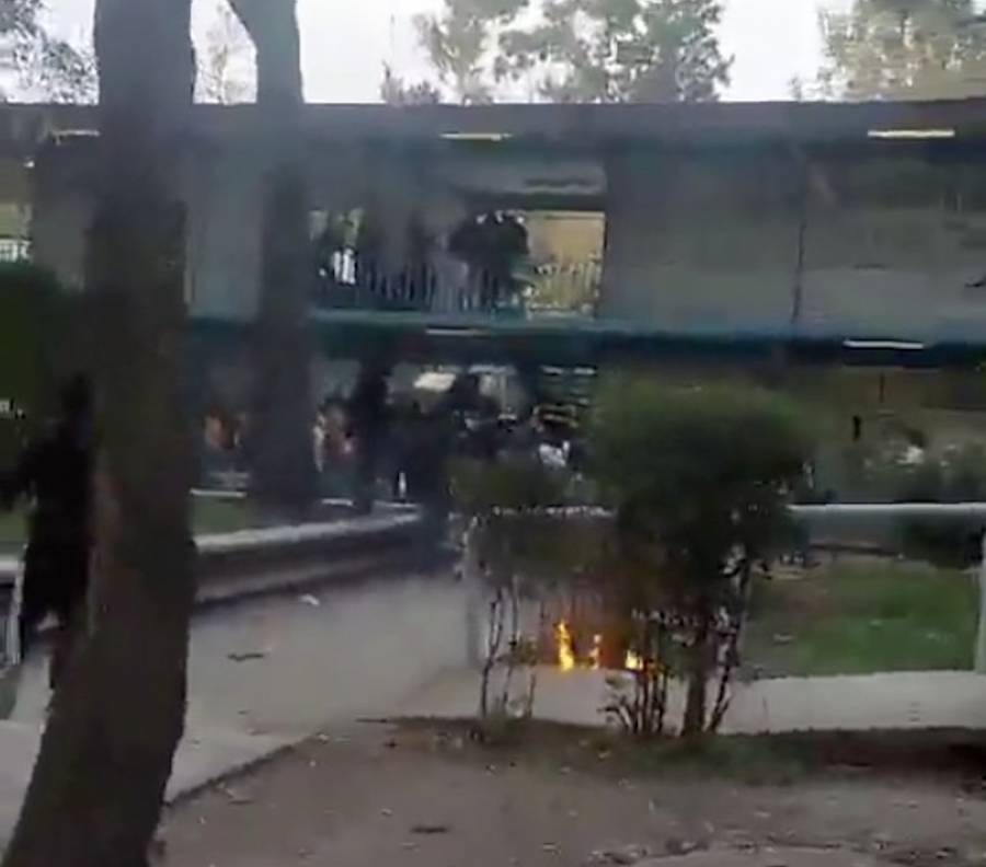 Encapuchados toman el CCH Vallejo; reportan fuego en instalaciones