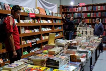 Feria del Libro del Zócalo rompe récord con un millón 200 mil asistentes
