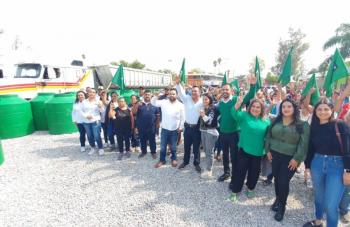 Sedesore y ayuntamiento de Rioverde entregan 500 tinacos gratuitos