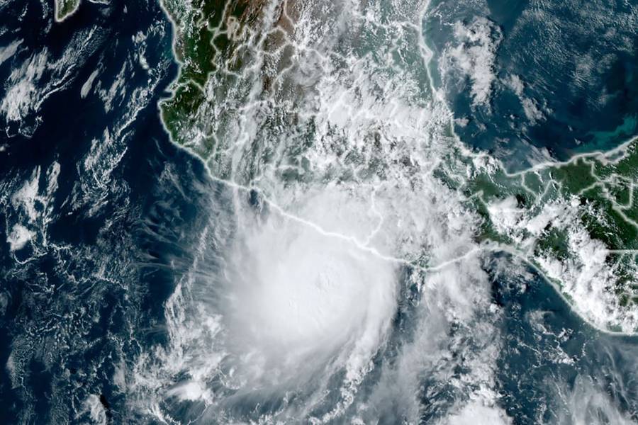 Huracán Otis avanza hacia el Pacífico con pronóstico de extremo peligro