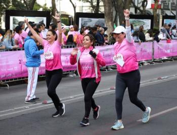 Participan 4 mil corredores en carrera con causa “Mi Lucha es Rosa”