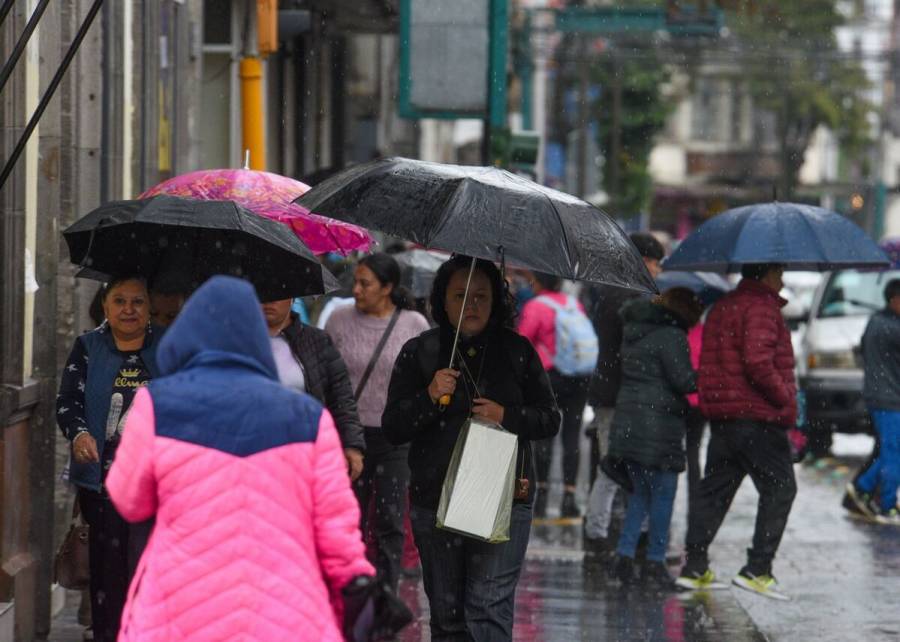 Huracán Otis ‘golpeará’ a la CDMX; emiten aviso especial por lluvias